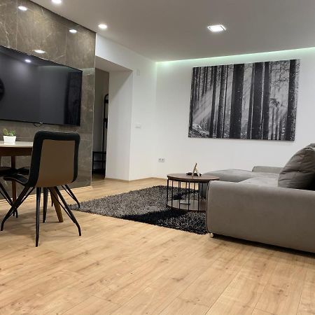 Black Apartment By Alex Rafael Загреб Екстериор снимка